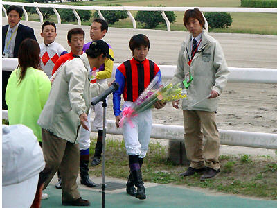 �g�����l�R��